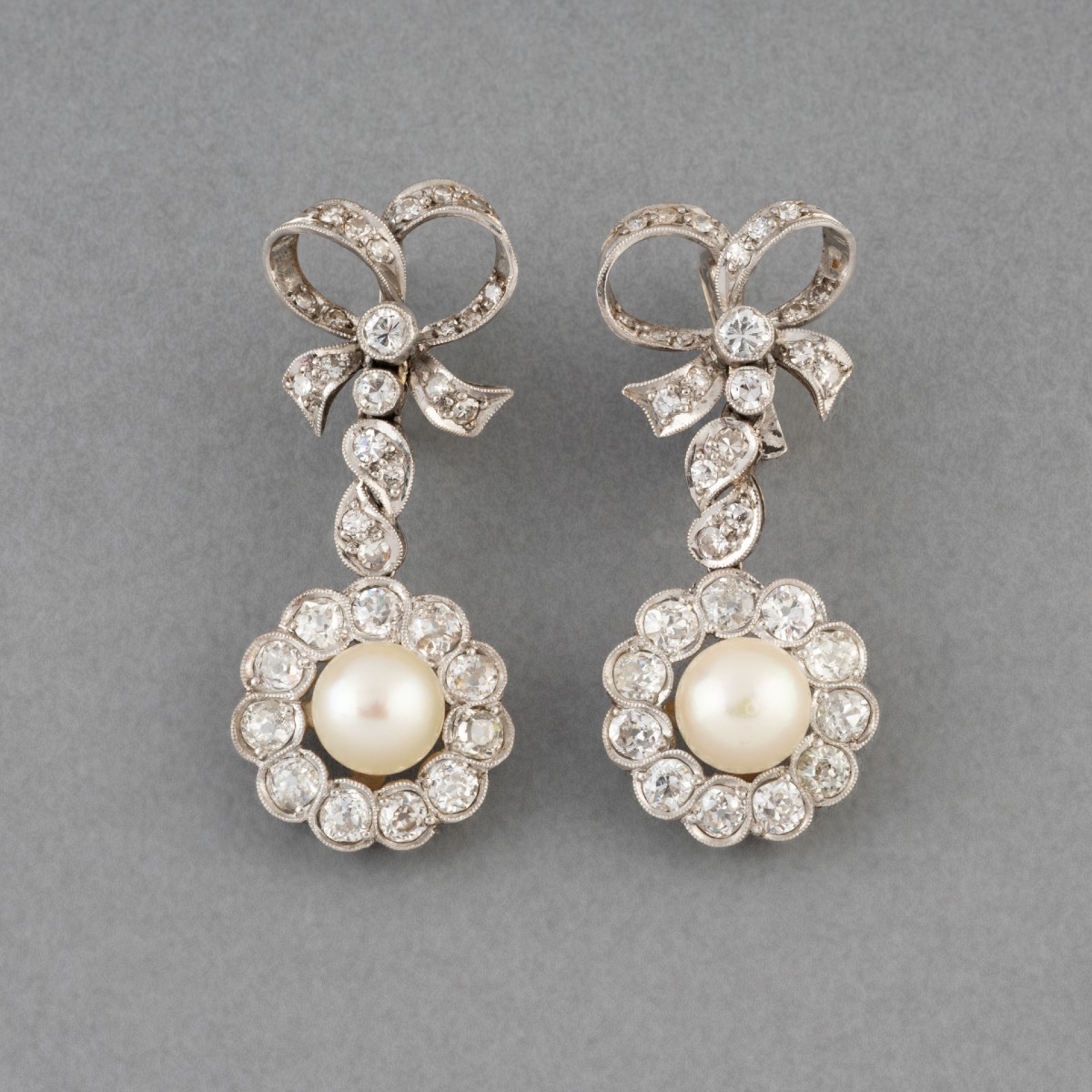Boucles D'oreilles Anciennes en Or Diamants et Perles