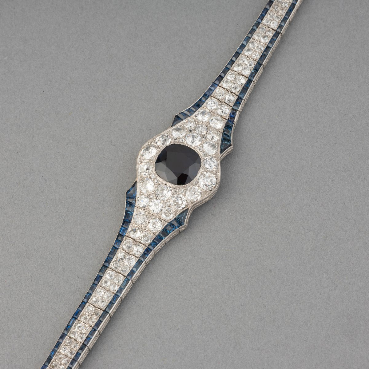 French Art Deco Platinum Diamonds And Sapphires Bracelet-photo-3