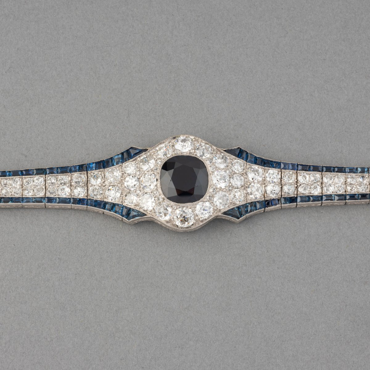 French Art Deco Platinum Diamonds And Sapphires Bracelet-photo-4