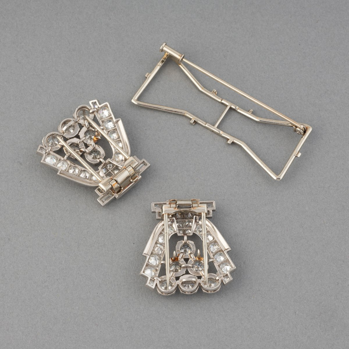  Mauboussin Paris Broche Double Clips Art Déco en Platine et Diamants-photo-3
