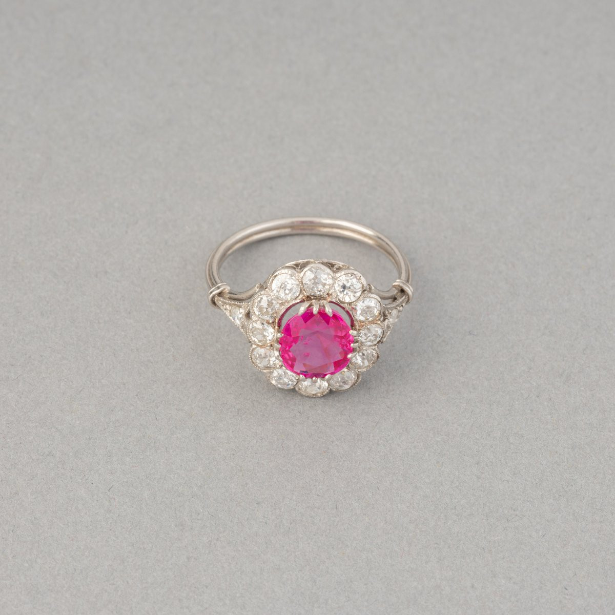 Bague Française Ancienne en Platine Diamants et Rubis Birman Certifié-photo-2