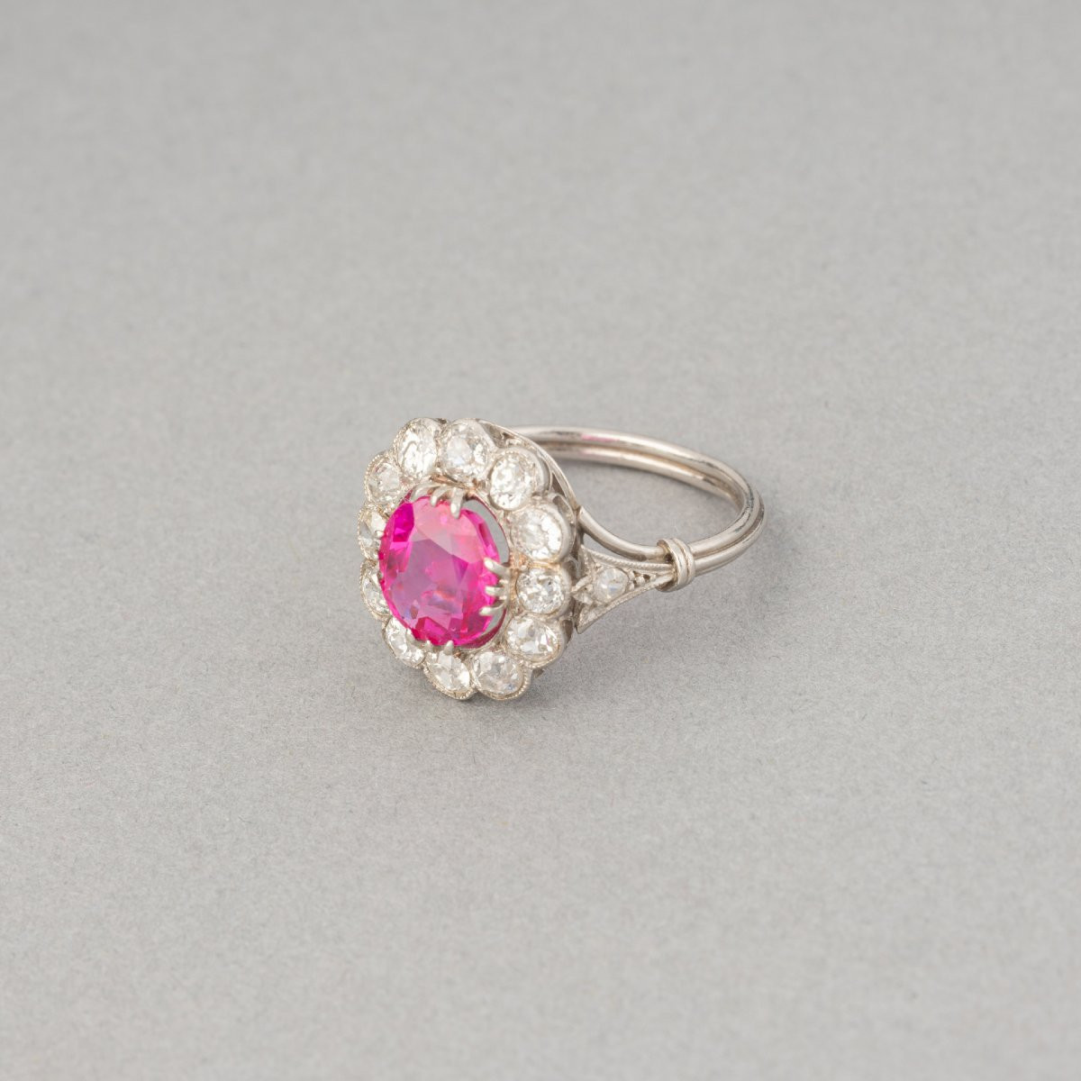 Bague Française Ancienne en Platine Diamants et Rubis Birman Certifié-photo-3