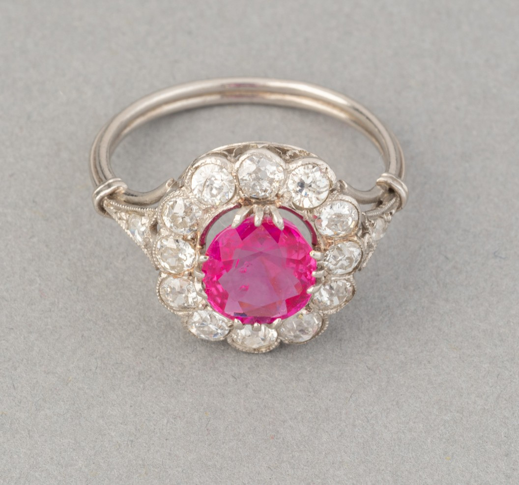 Bague Française Ancienne en Platine Diamants et Rubis Birman Certifié