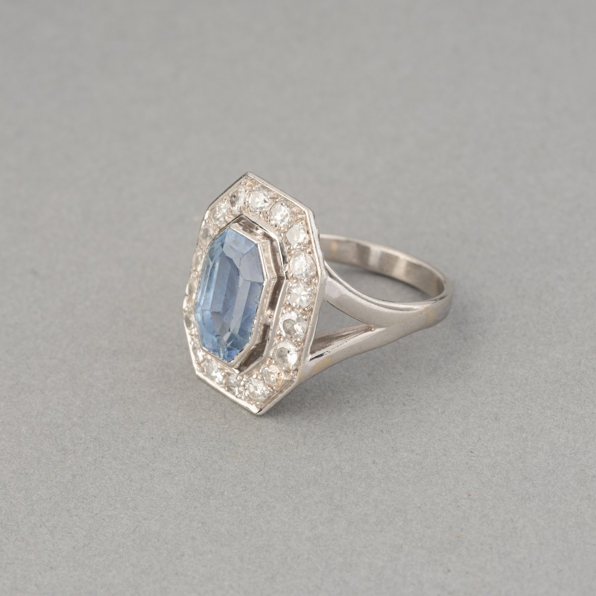 French Art Deco Platinum Diamond And Sapphire Ring-photo-2