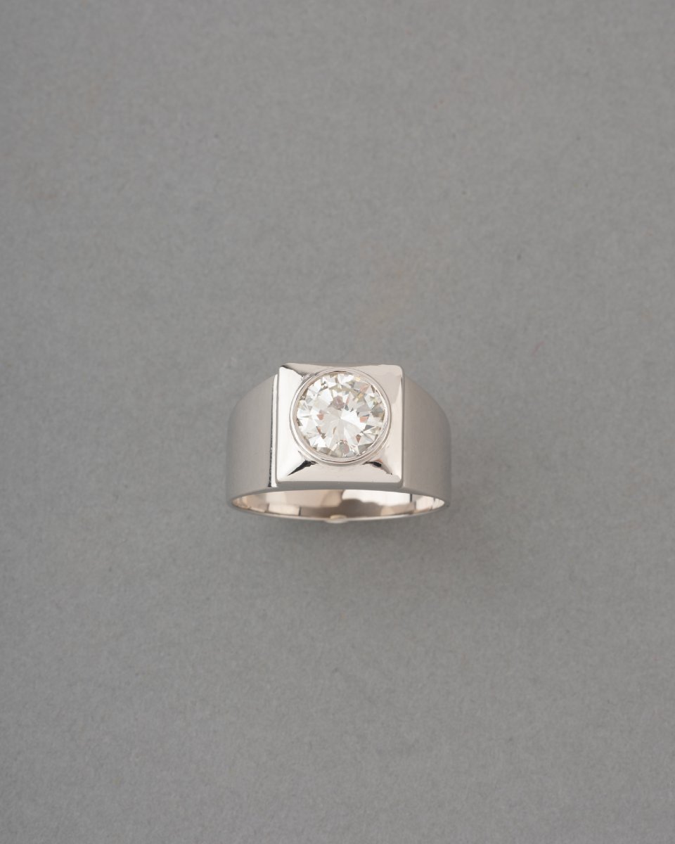 Bague Française Chevalière Vintage en Or et Diamant de 2.24 Carats-photo-2