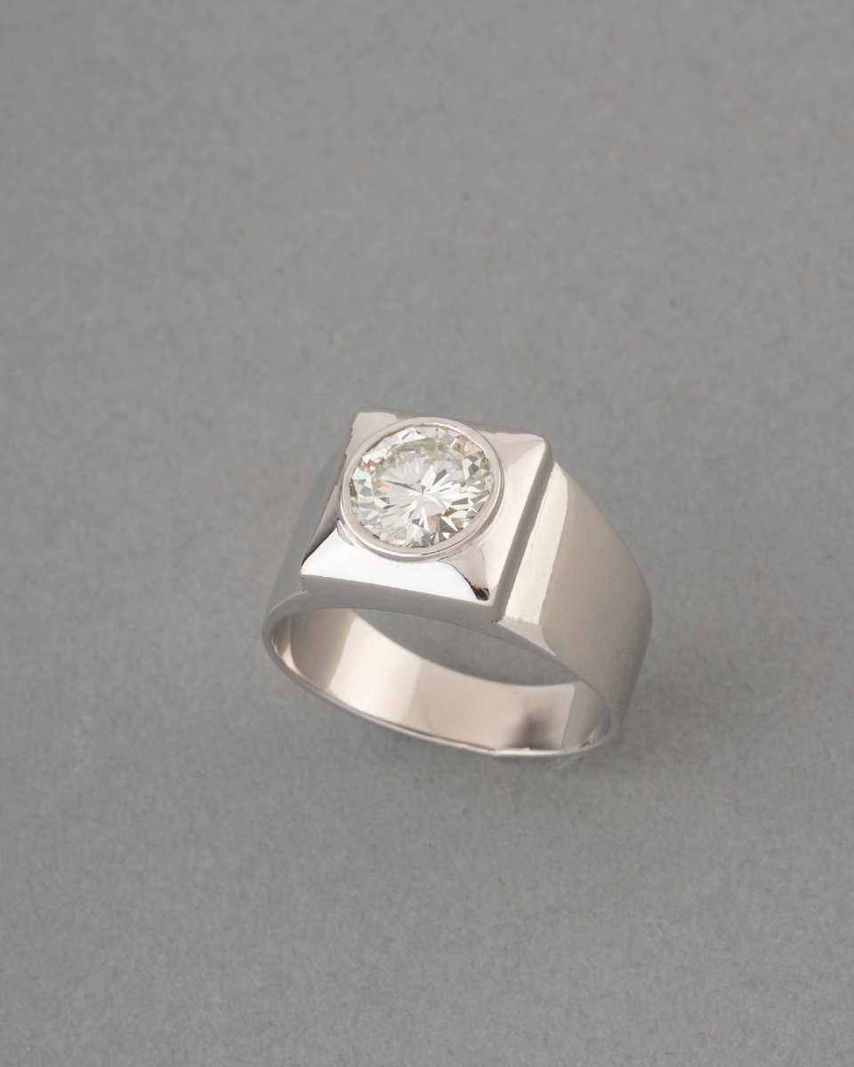 Bague Française Chevalière Vintage en Or et Diamant de 2.24 Carats-photo-2