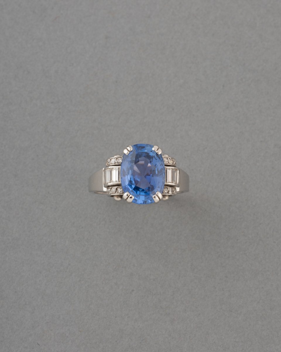 Antique French Art Deco Platinum Ring With Diamonds And 4.80 Carat Certified Sapphire-photo-2