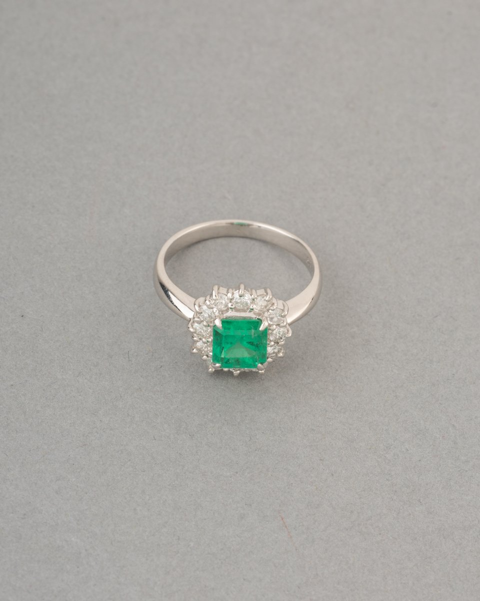 Bague Française Vintage en Or Diamants et Emeraude de 1.30 Carats-photo-2