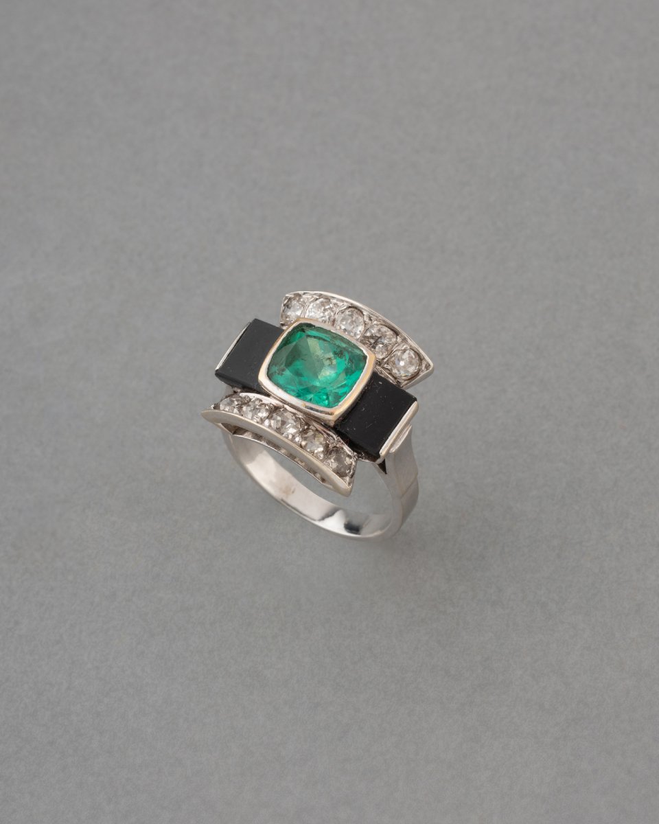 Antique French Art Deco Platinum Diamond And Emerald Ring-photo-3