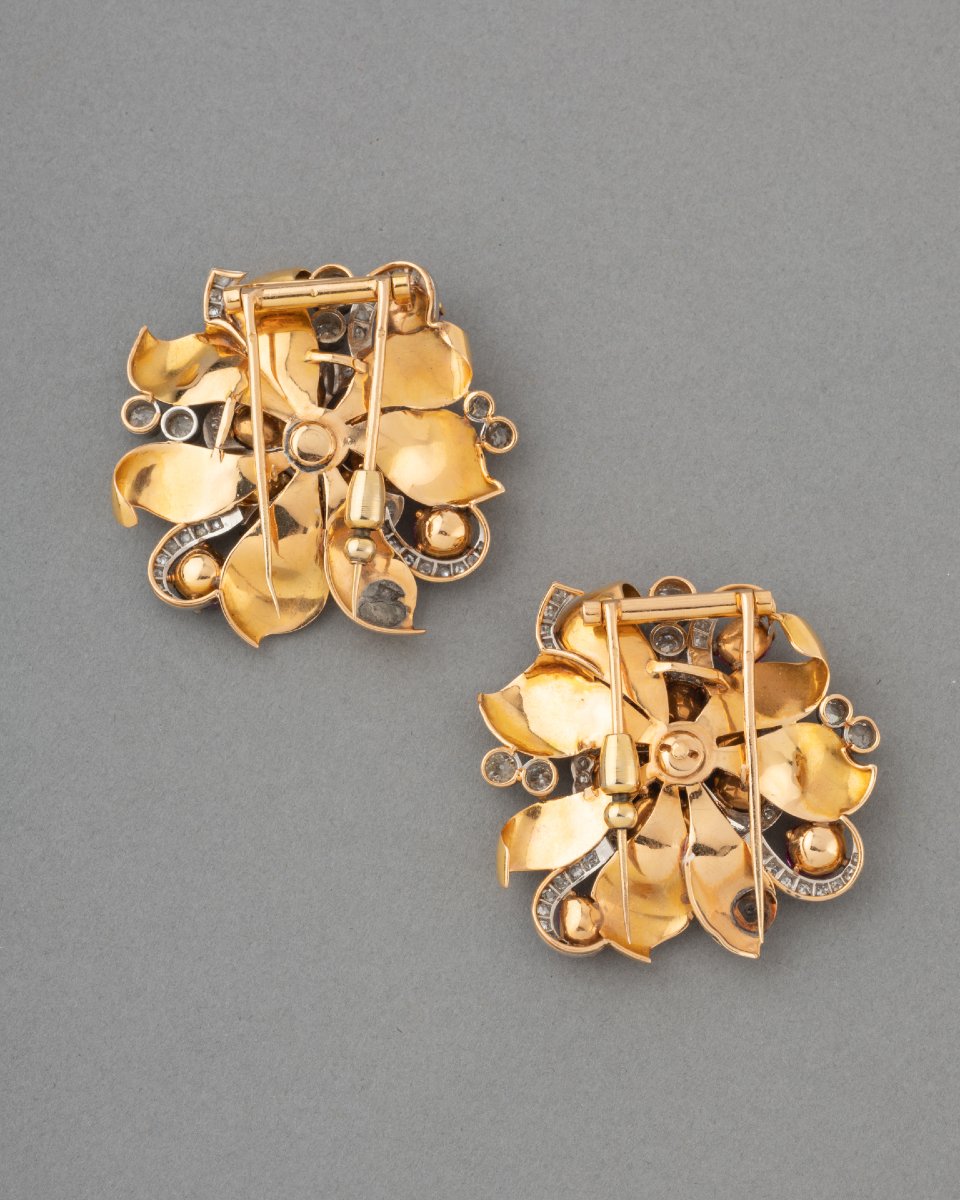 Broches Clips Années 40 en Or Diamants et Rubis-photo-1