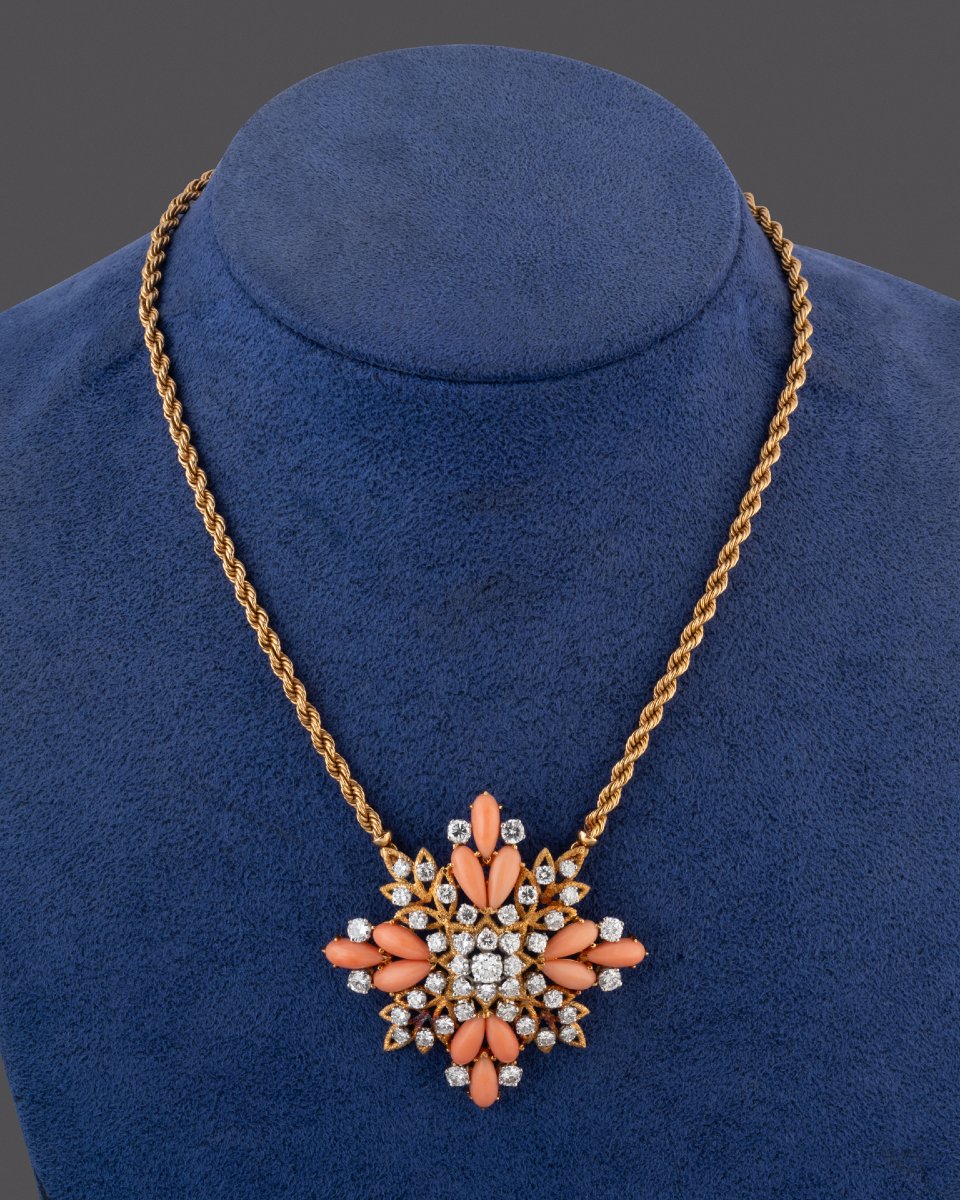 René Bry Collier Français Vintage en Or Diamants et Corail