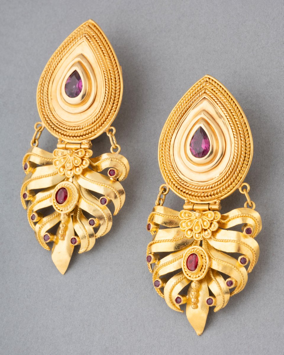 Vintage French Earrings In 21k Gold And Rubies-photo-2