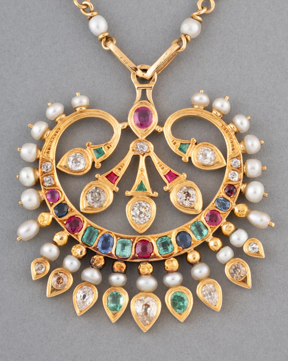 Collier  Pendentif Français Vintage en Or et Pierres Précieuses