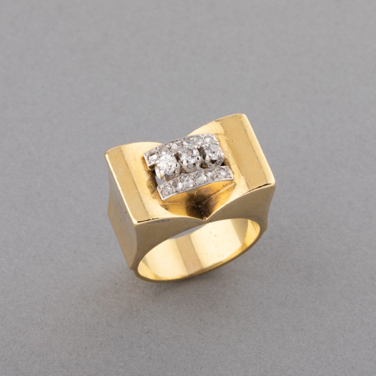 Tank Ring In Gold And Diamonds-photo-1