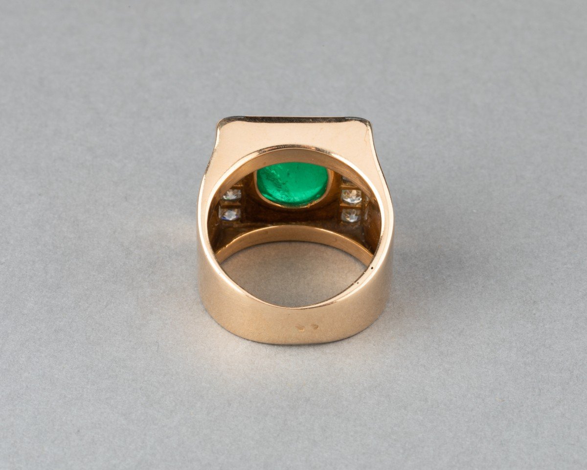 Retro Tank Ring In 4 Carat Diamond And Emerald Gold-photo-1