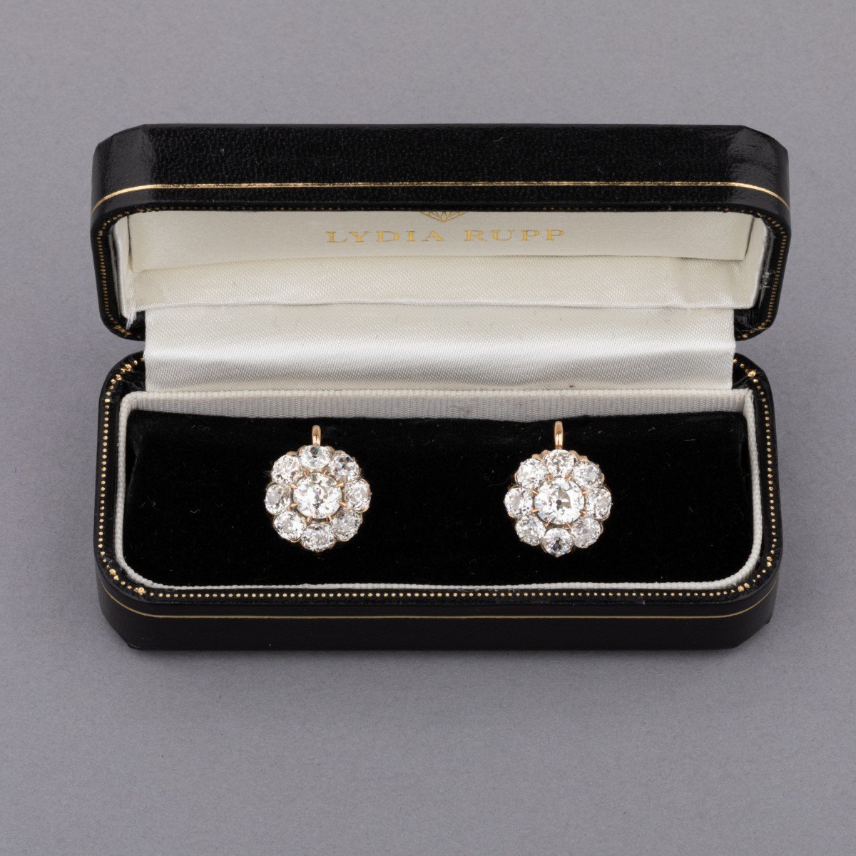 Boucles d'Oreilles Anciennes Serties De 5.60 Carats De Diamants-photo-1