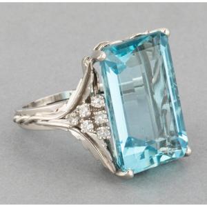 17 Carat Platinum And Aquamarine Retro French Ring