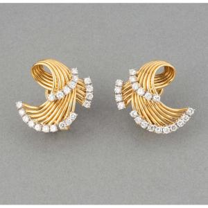 Vintage French Clip-on Earrings In Gold And Diamonds