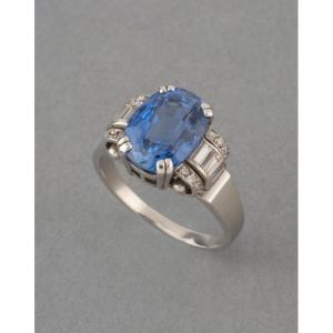 Antique French Art Deco Platinum Ring With Diamonds And 4.80 Carat Certified Sapphire