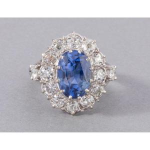 French Retro Sapphire Ring Of 6.75 Carats And Diamonds