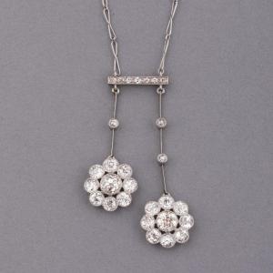 Old Negligee Necklace In Platinum And 3.40 Carats Of Diamonds