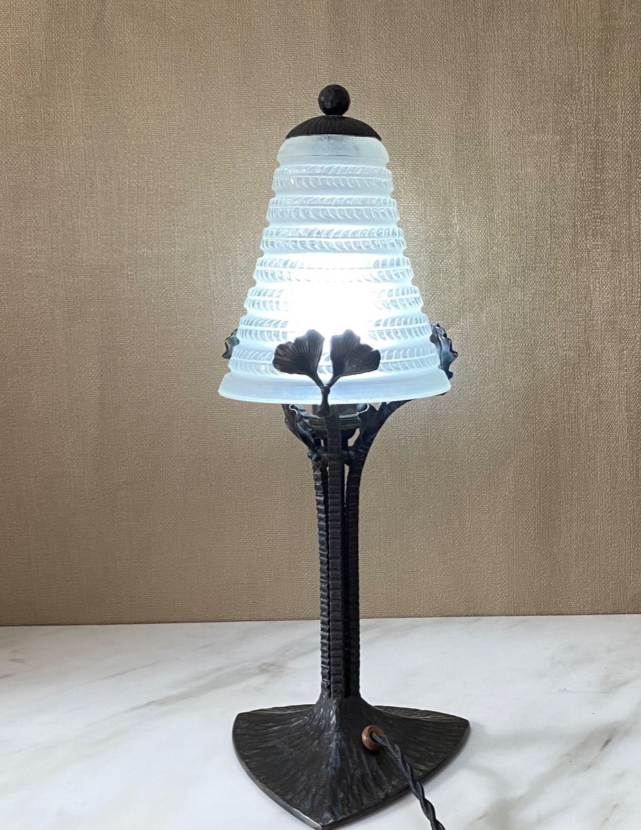 R Lalique  Modele Cytise Lampe En Fer Forgé-photo-2