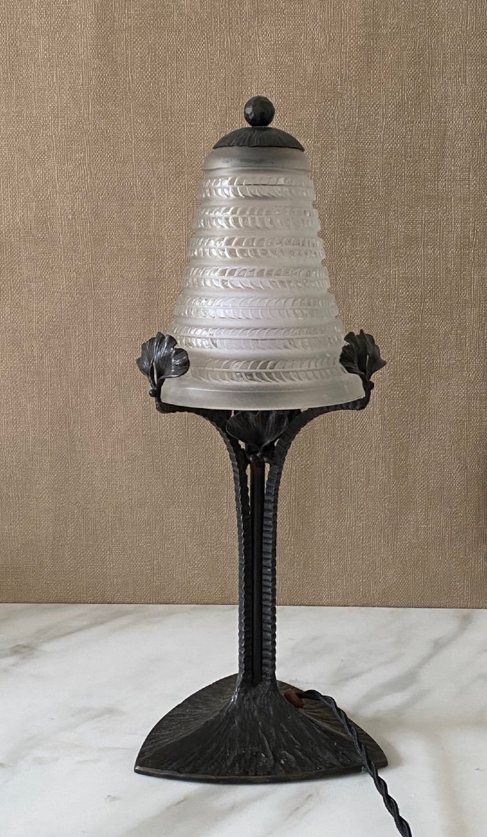 R Lalique  Modele Cytise Lampe En Fer Forgé