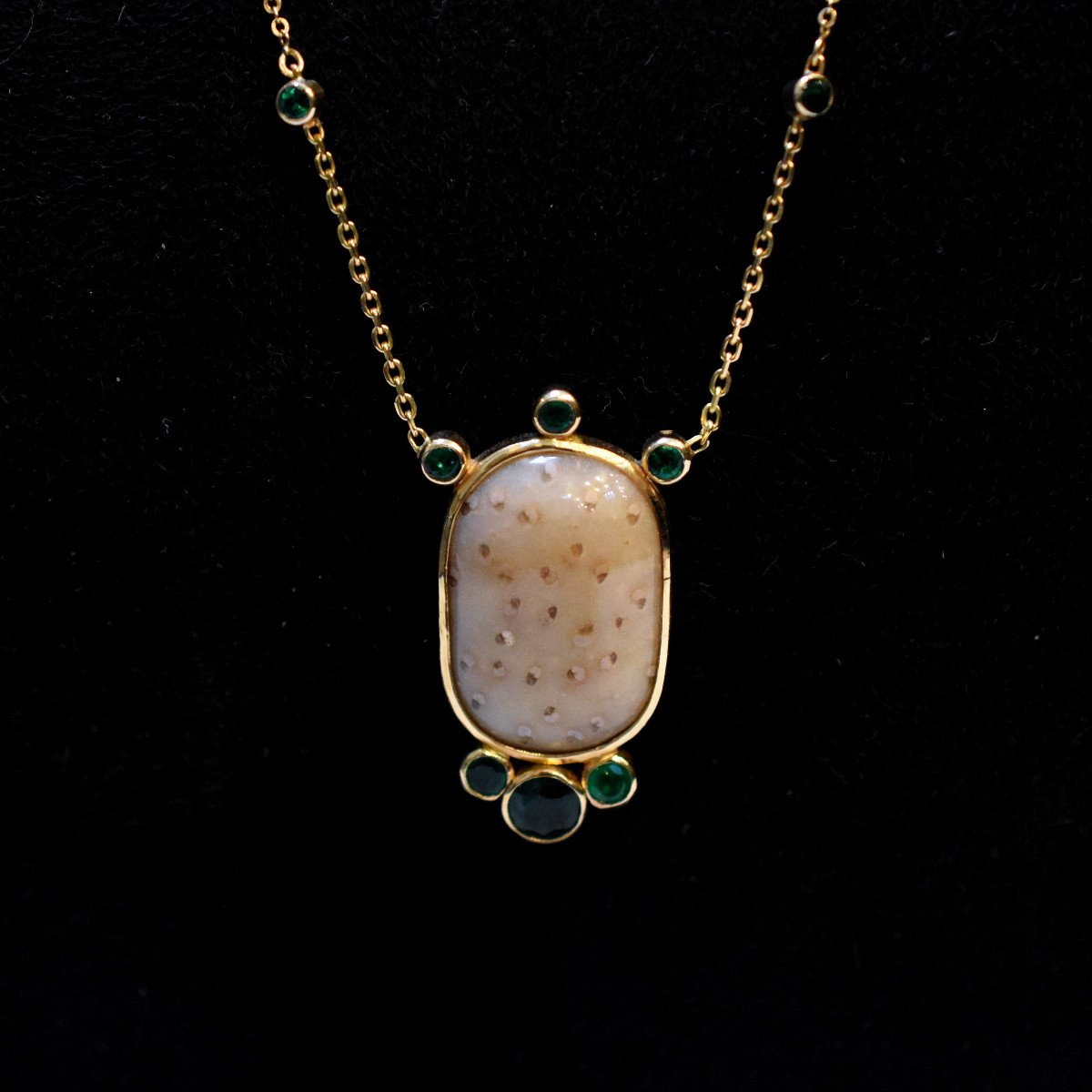 Set (necklace And Earrings) 18k Gold, Emeralds And Fossilised Wood -photo-2
