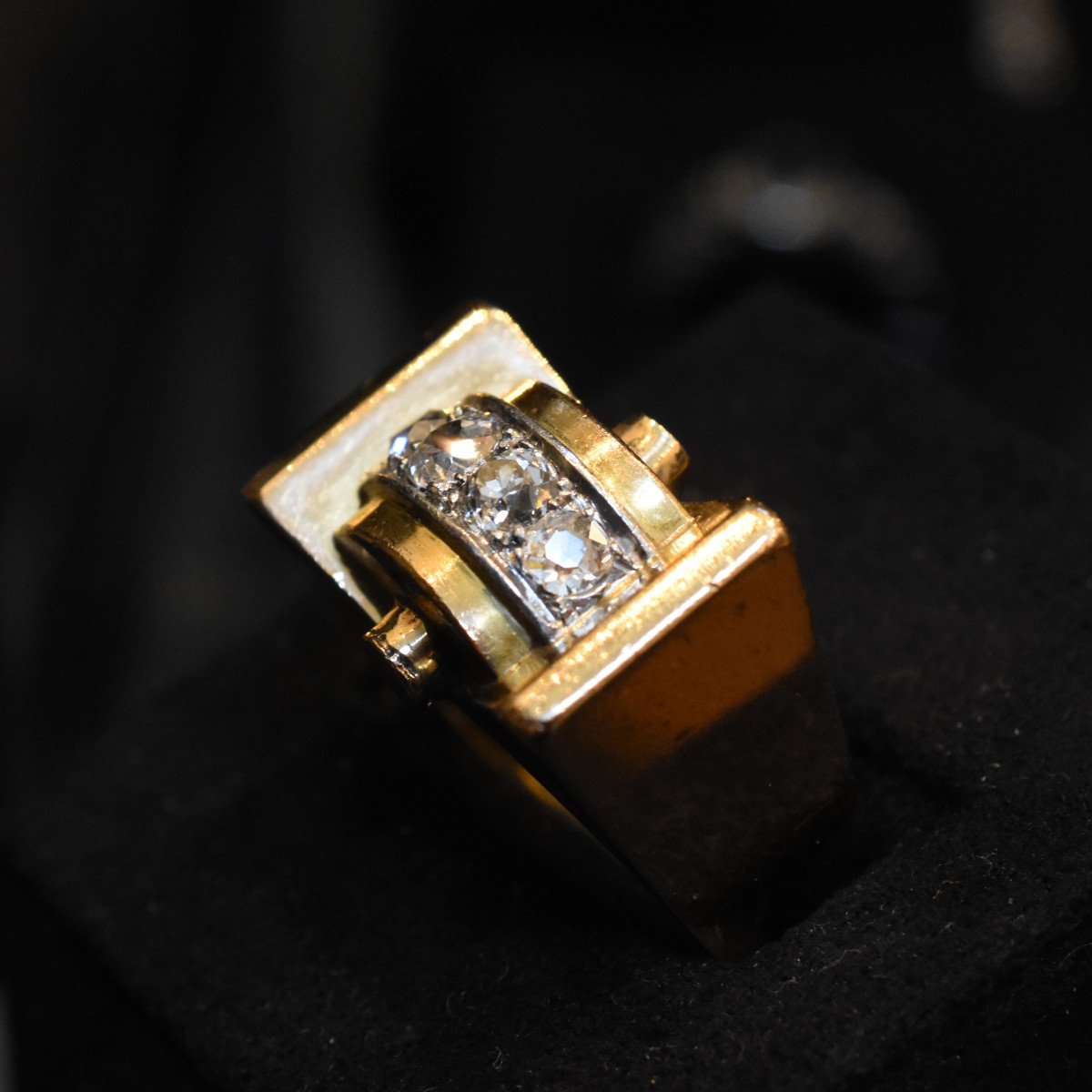 Tank Ring In Gold And Diamonds-photo-2