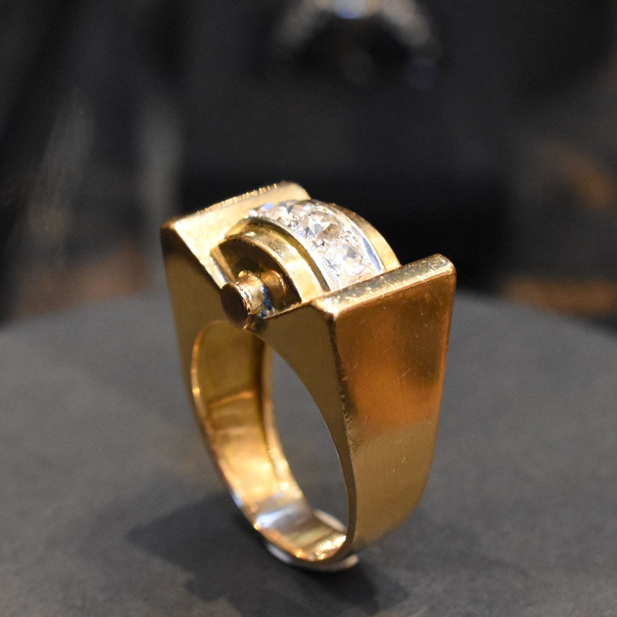Tank Ring In Gold And Diamonds-photo-3