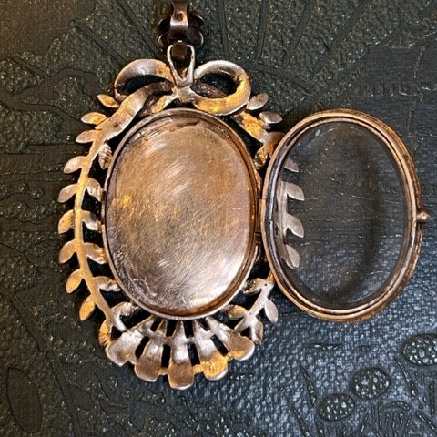 Pendentif "jeune Femme Rose"-photo-3