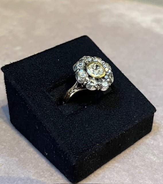 Bague Marguerite En Or, Argent Et Diamants 19ème Siècle