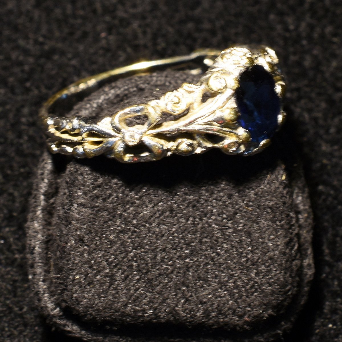 Ring Sapphire 19th Century-photo-2