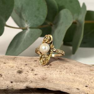 Art Nouveau Gold And Pearl Ring