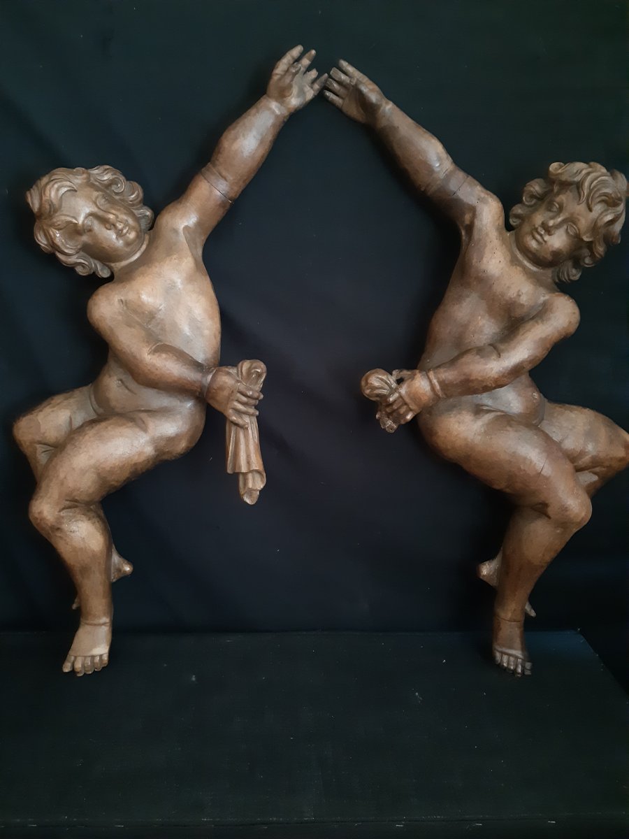 Paire d'Anges En Bois Sculpté XVIIème ( L 102 Cm)