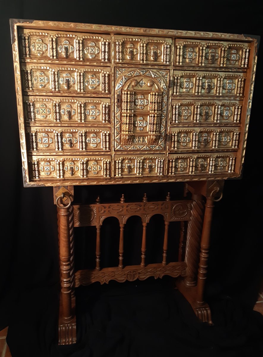 Cabinet Dit Bargueno In Walnut, With Rich Architectural Decor Of Colonttes, 18th Century Spain