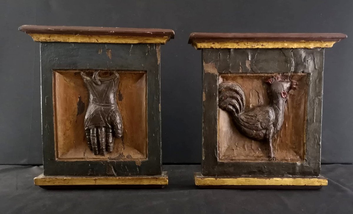 Pair Of Decorative Panels, XVIIth With A Rooster And Glove Pattern (h 38 Cm)