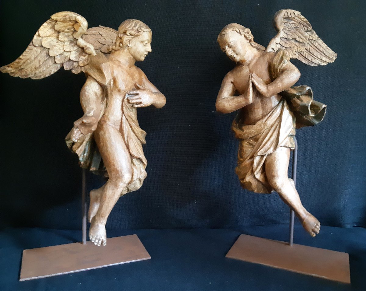 Paire d'Anges En Bois Sculpté Vernis XVIIème ( H 54 Cm)