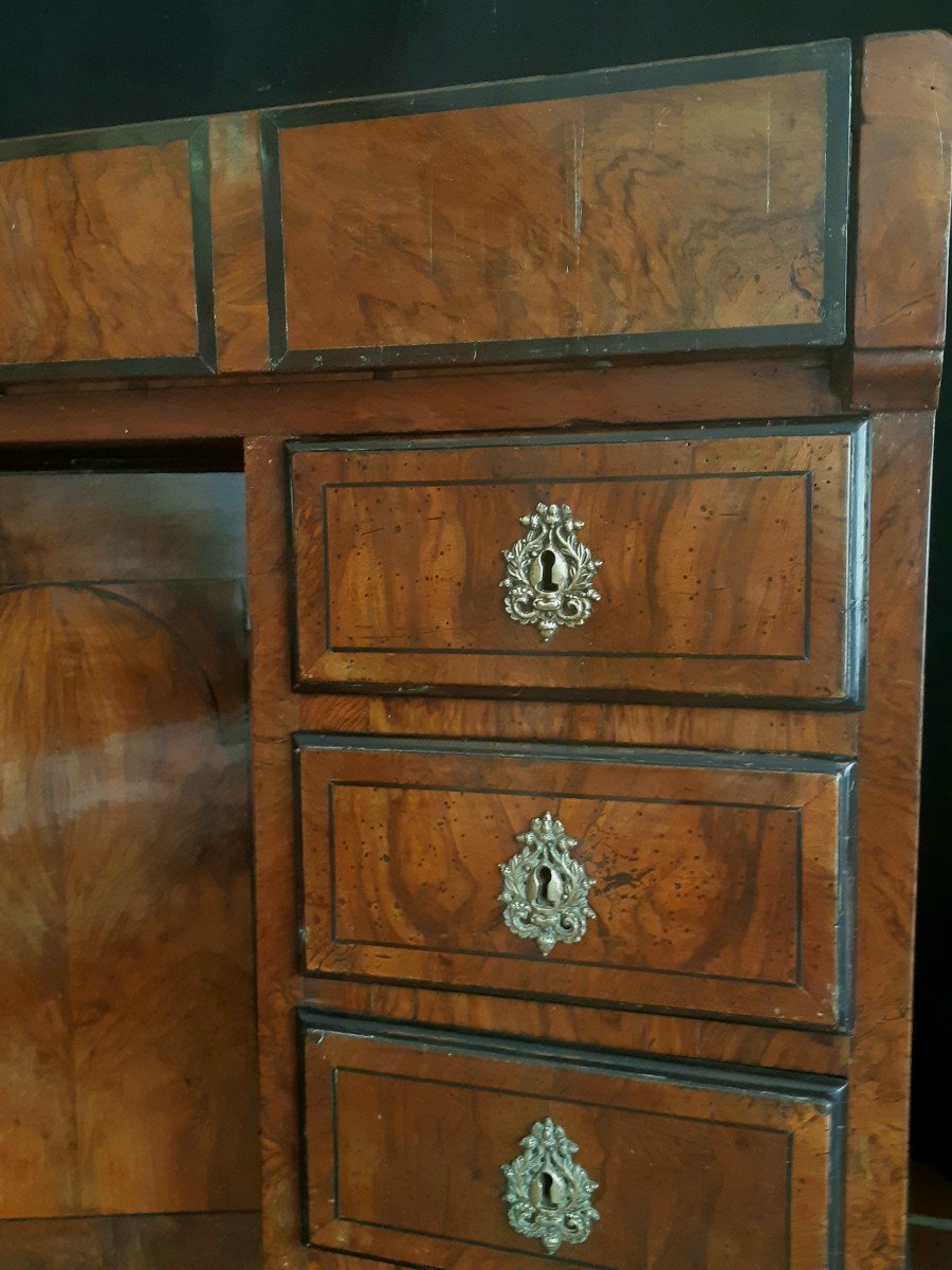 Bureau De Changeur En Bois De Placage Et Décor Marqueté Début XVIIIème  ( H 83 L 103 P 69 Cm)-photo-3