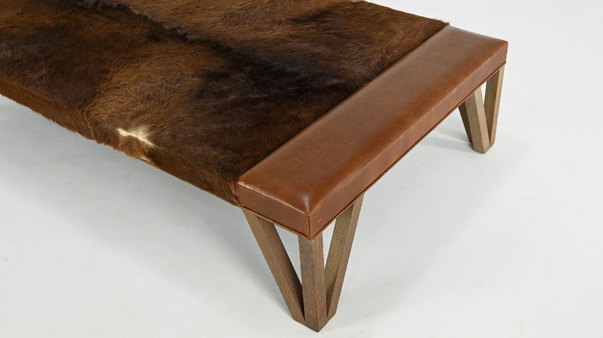 Lionel Jadot, Importante Banquette En Peau De Vachette, Cuir Et Chêne, C.2010-photo-2