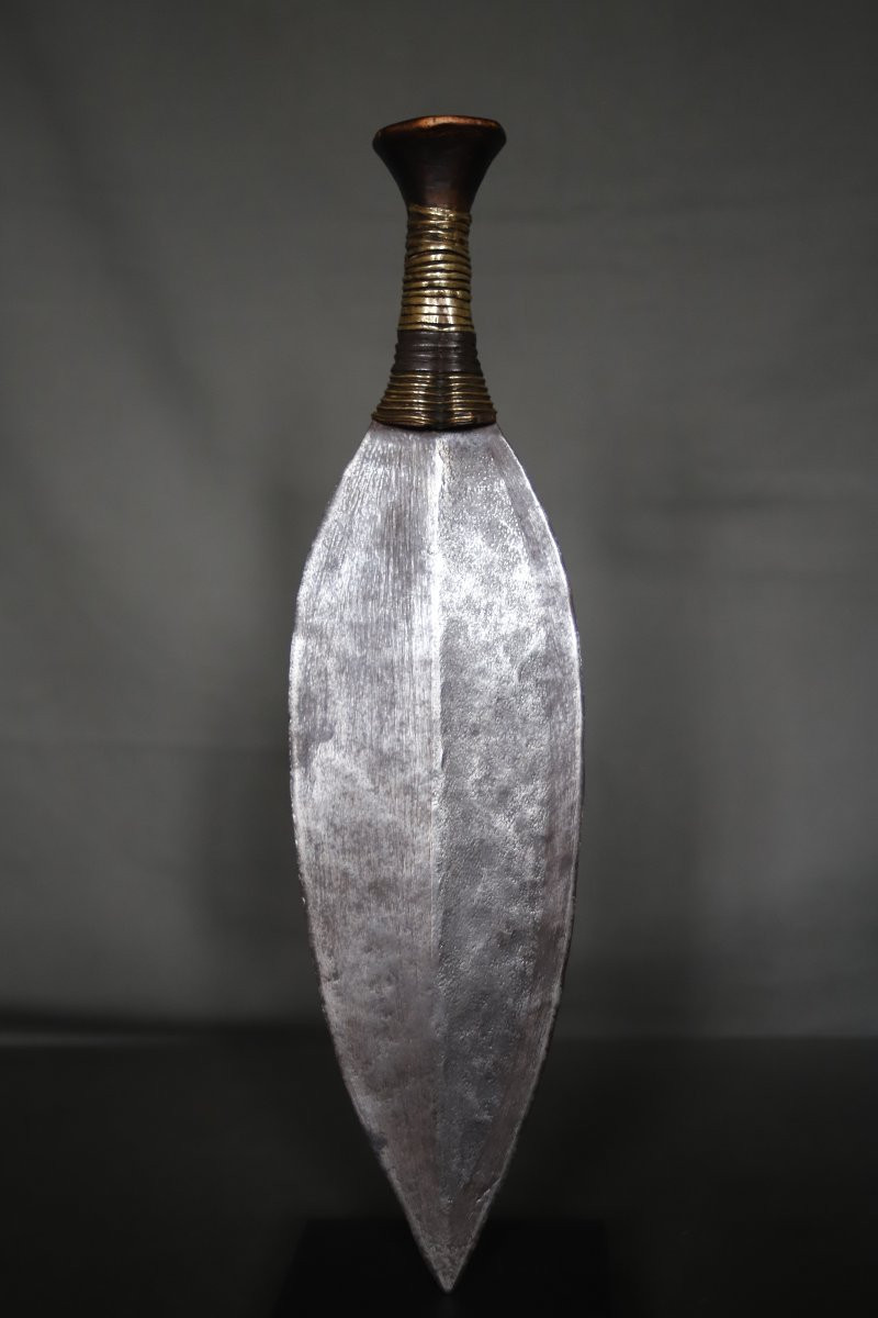 A Very Rare Willow Leaf-blade Glaive - Kota/fang, Gabon, Early 20th Century Or Earlier-photo-1