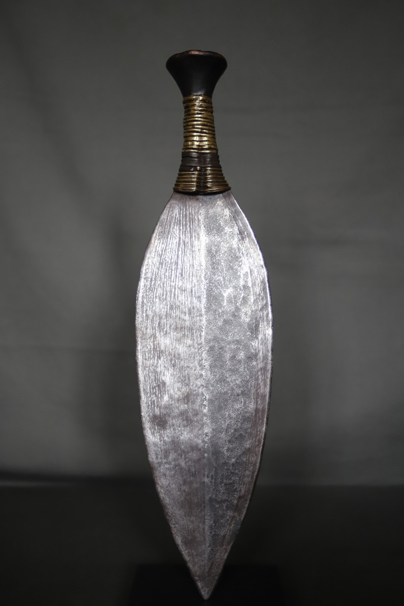 A Very Rare Willow Leaf-blade Glaive - Kota/fang, Gabon, Early 20th Century Or Earlier