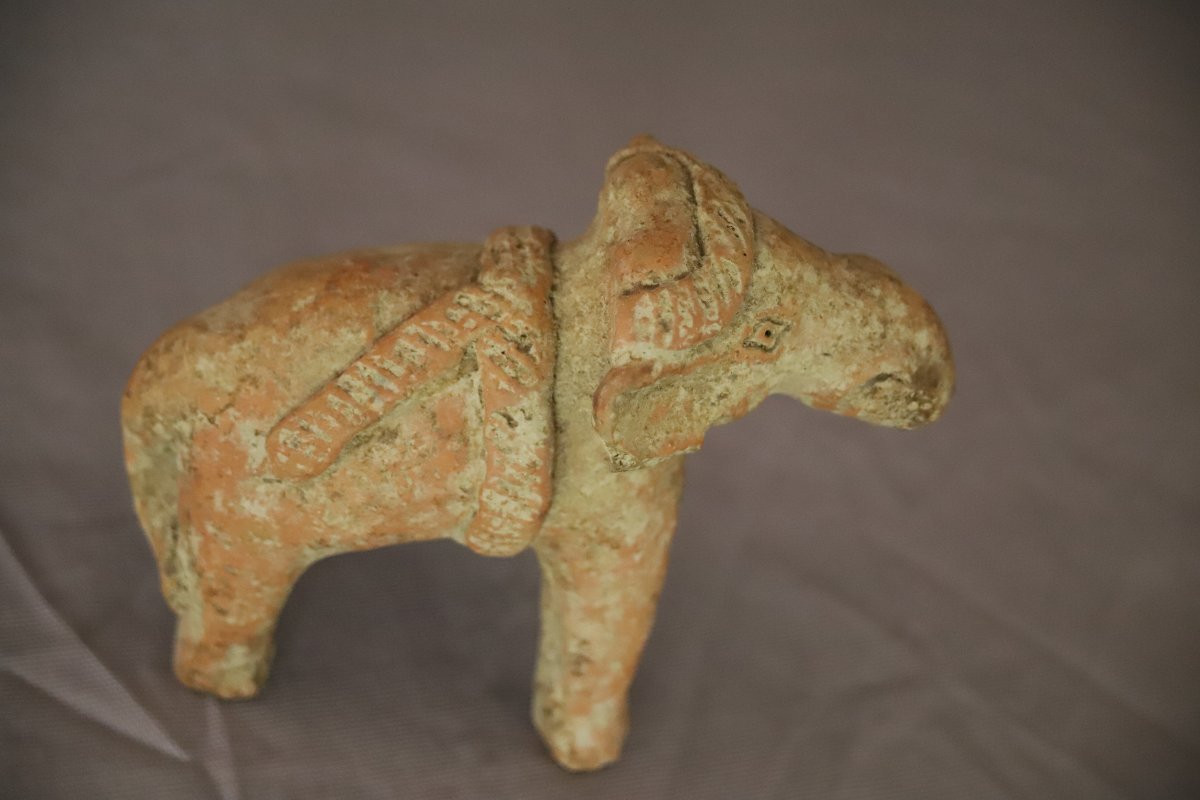 Eléphant en terre cuite - Inde, fin du 1er millénaire avant J.C. début 1er millénaire après J.C-photo-1