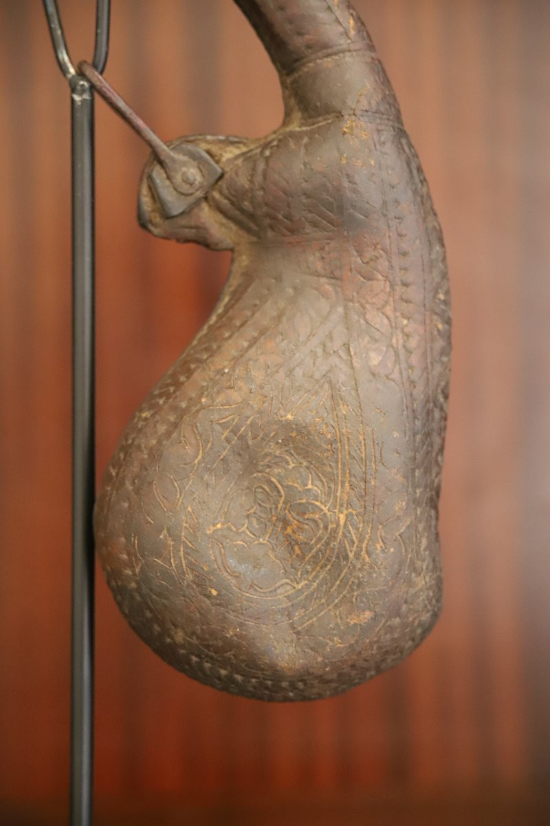 Poire à poudre orientale en scrotum de camélidé - Monde Musulman, 19ème siècle-photo-4