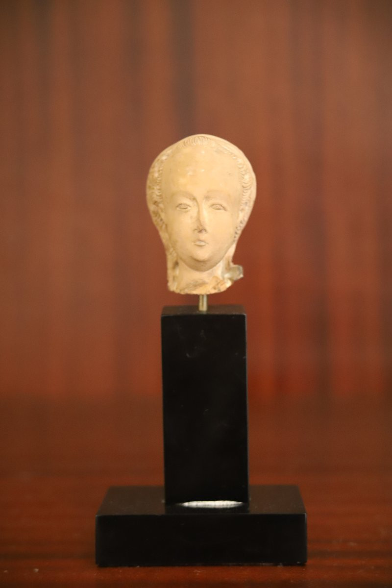 Tête féminine en terre cuite - Grèce, probablement Béotie, période Héllénistique-photo-2