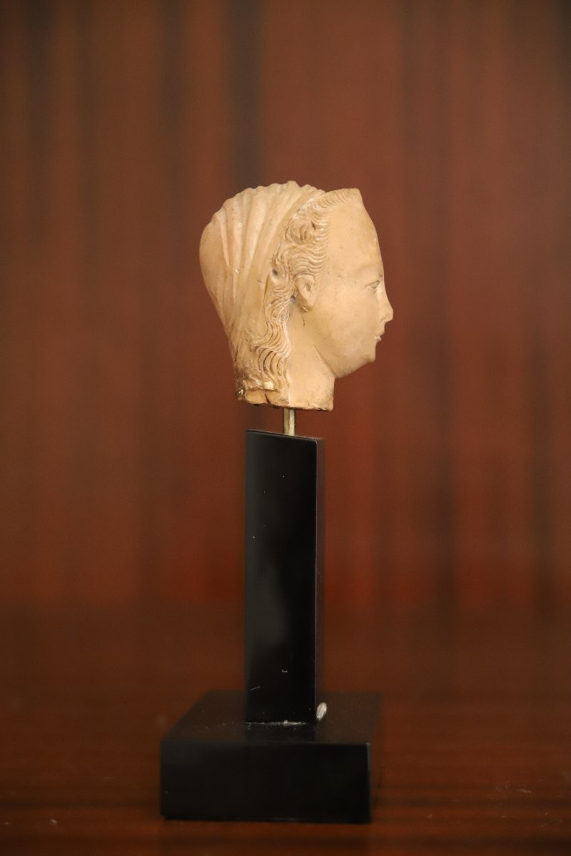 Tête féminine en terre cuite - Grèce, probablement Béotie, période Héllénistique-photo-4