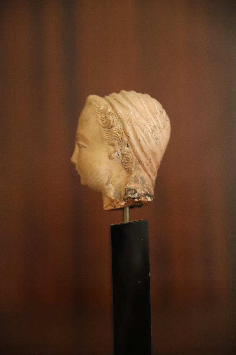 Tête féminine en terre cuite - Grèce, probablement Béotie, période Héllénistique-photo-6