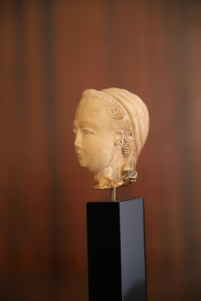 Tête féminine en terre cuite - Grèce, probablement Béotie, période Héllénistique-photo-7