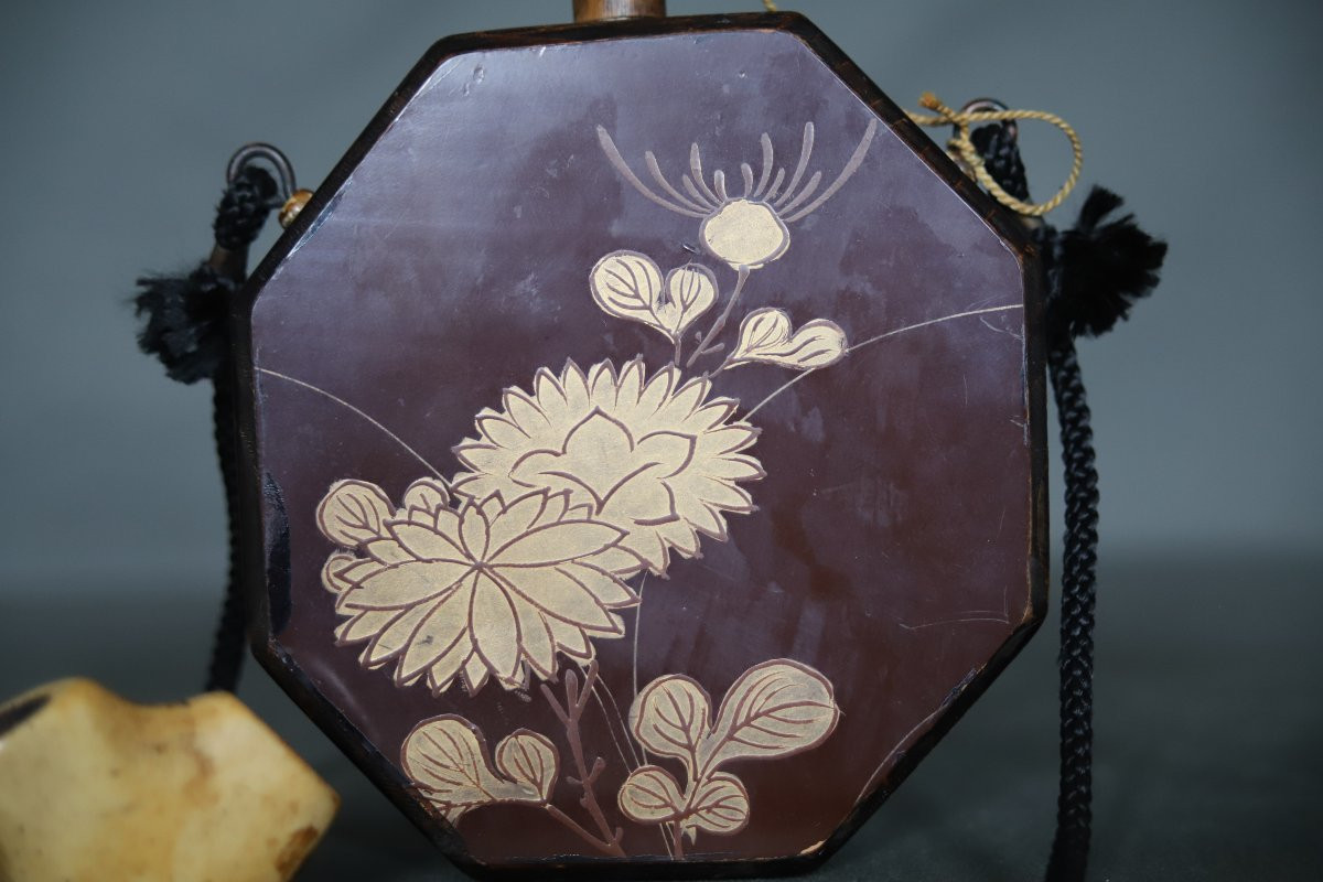 Japanese Powder Flask In Lacquered And Gilded Wood - Japan, Meiji Era-photo-2