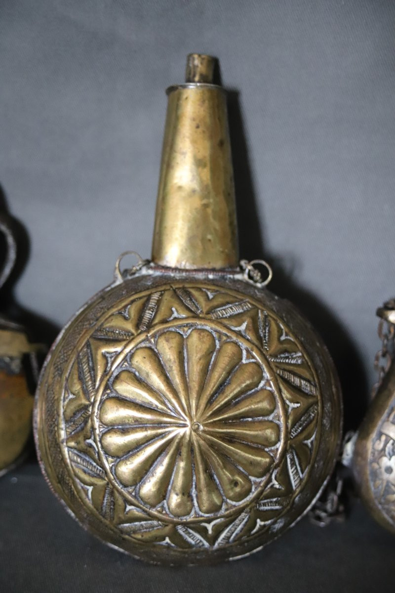 Two Powder Flasks And Two Bullet Boxes - Muslim World, 19th Century-photo-4